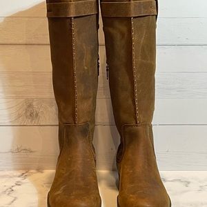 Columbia Mid Calf Distressed Boots